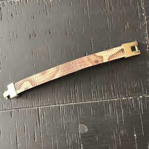 leighelena Single Jigsaw Bracelet Beige Marked Genuine Lizard USA Bracelet​​